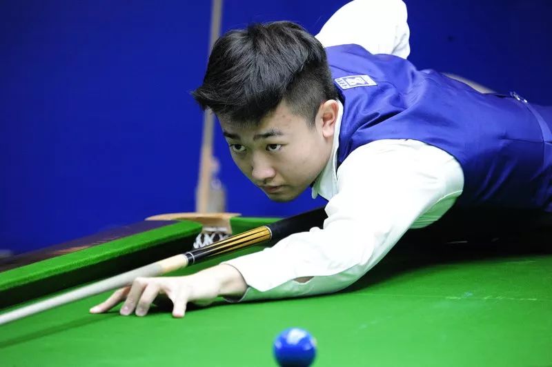 随着比赛的 随着比赛的