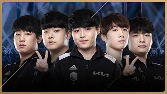 现出鲜明的 现出鲜明的