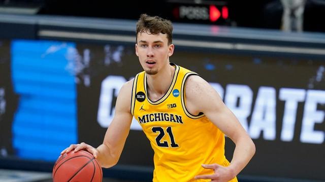 保持高度的 保持高度的